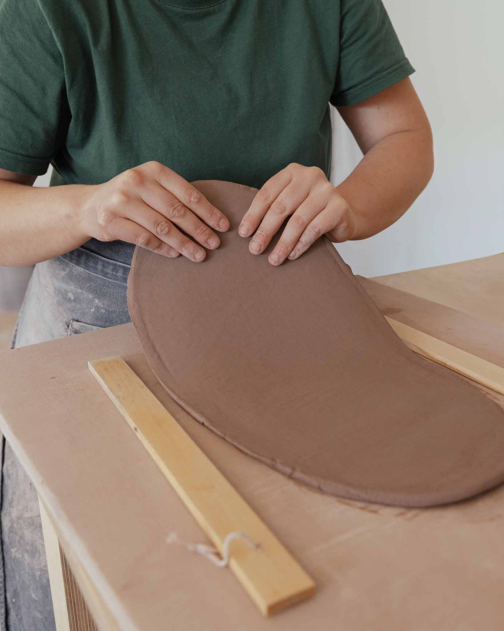 Atelier d’initiation au façonnage – Cours de céramique à la main
